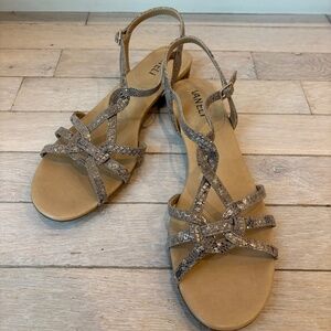 VANELI Boon 8.5 Slim Sandals